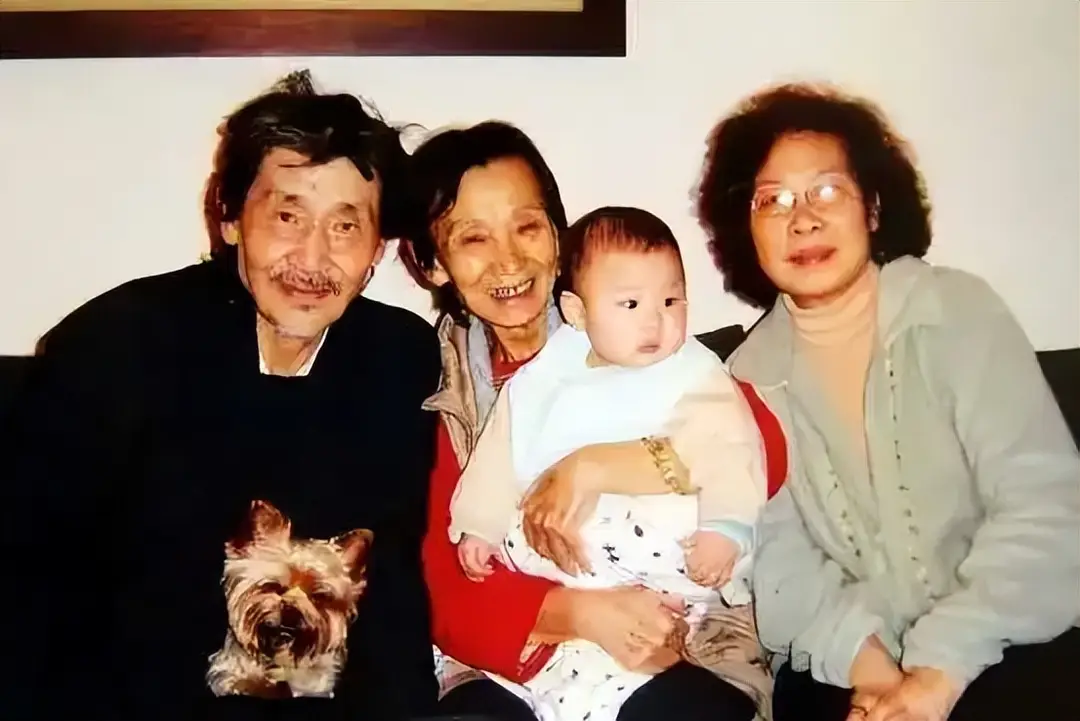 一夫二妻45年,两个女人心甘情愿围着他转,董今狐到底有何魅力?