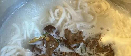提醒：吃面条时，尽量少加“这东西”，很多人都不太在意
