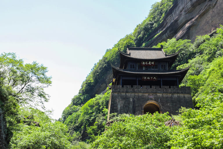 此生必去的天下第一关隘！剑门关旅游攻略，走过剑门关，人生无难关