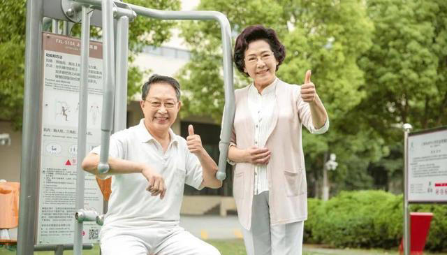 心脏决定寿命？建议中老年：别太节俭，多吃这4物，让心脏更年轻
