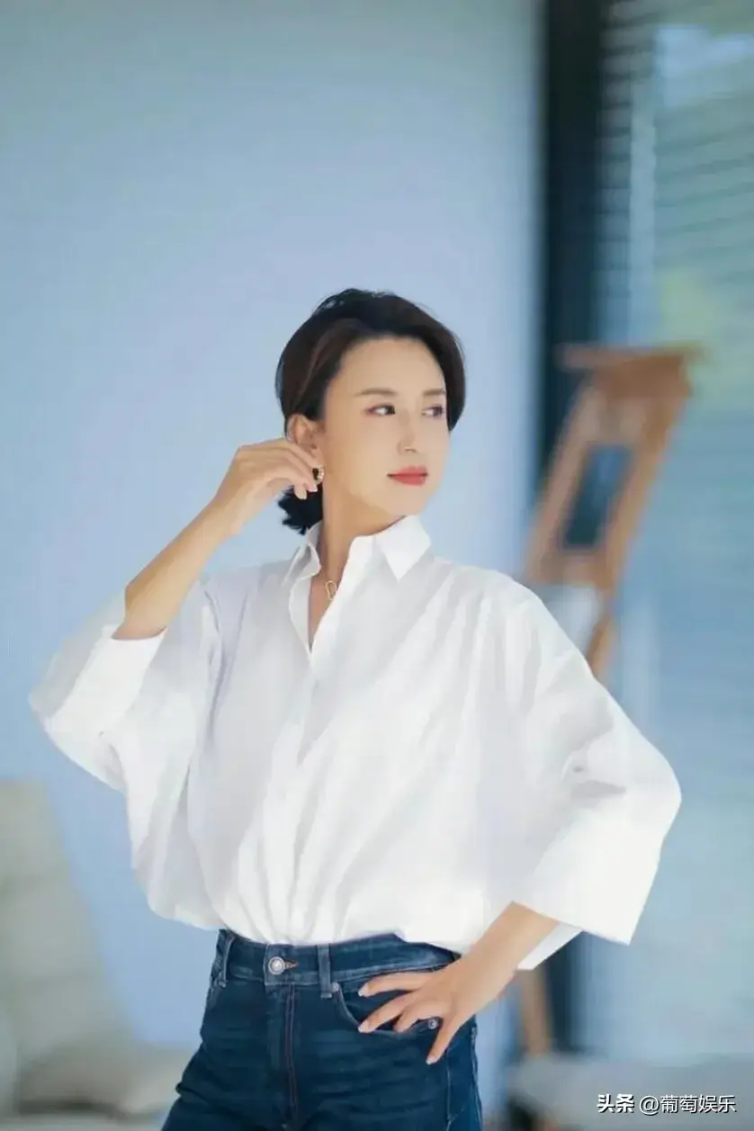 优秀的女主持人 张蕾