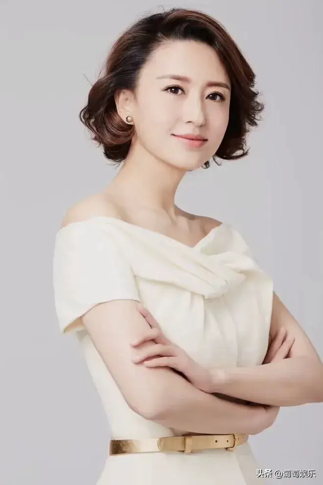 优秀的女主持人 张蕾