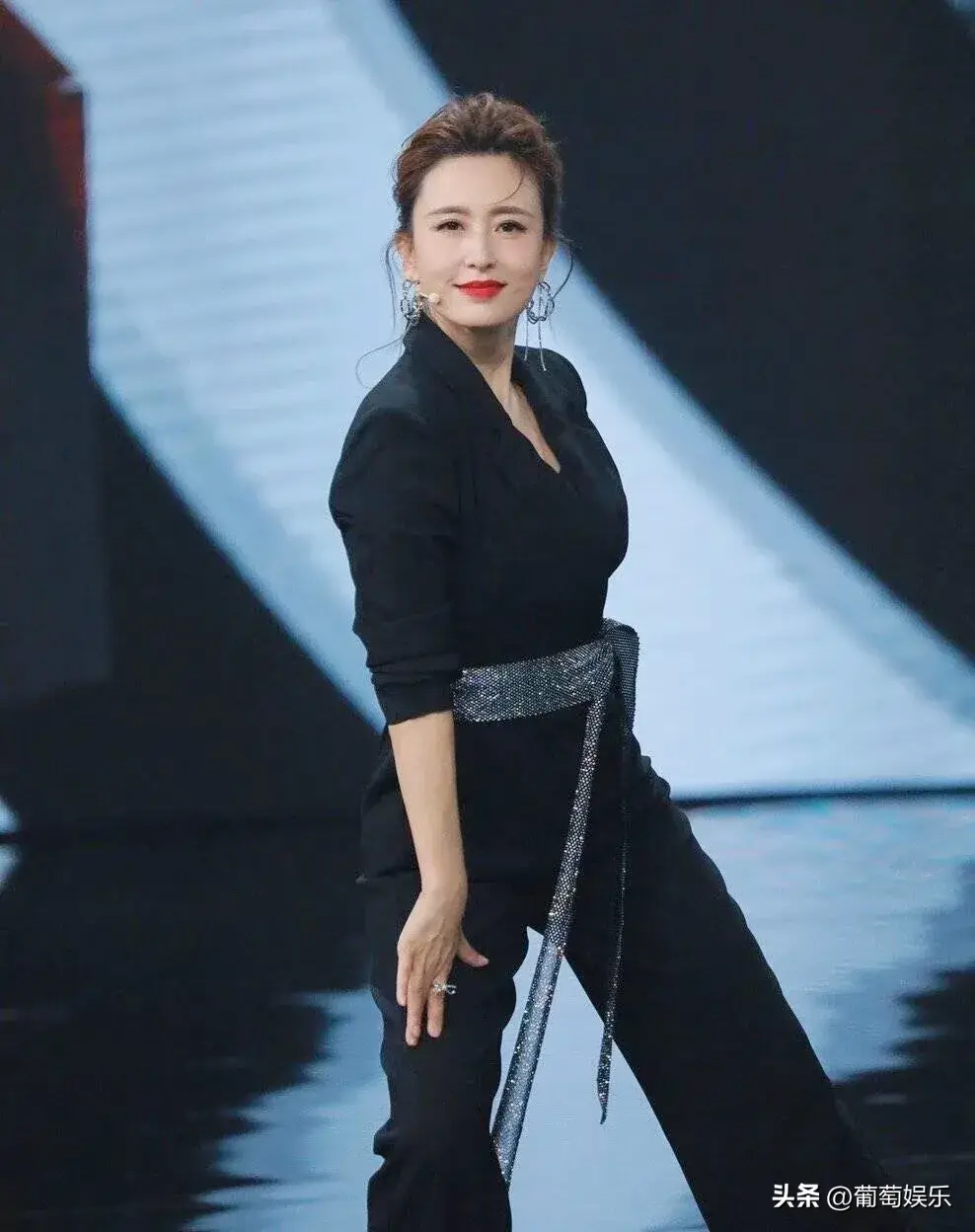 优秀的女主持人 张蕾