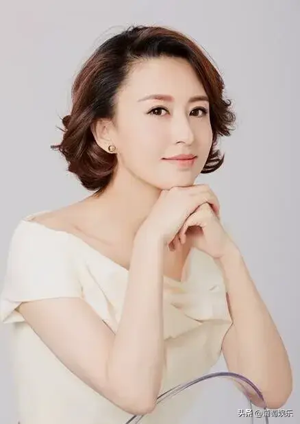优秀的女主持人 张蕾
