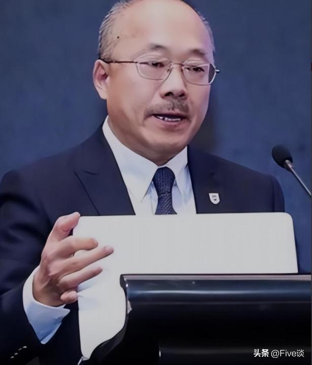 央媒笔杆子竟是日本间谍，潜伏中国三十年，2022年临退休接头被捕
