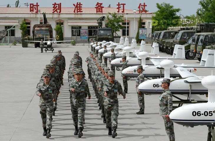 解放军新型校射无人机已大量列装!