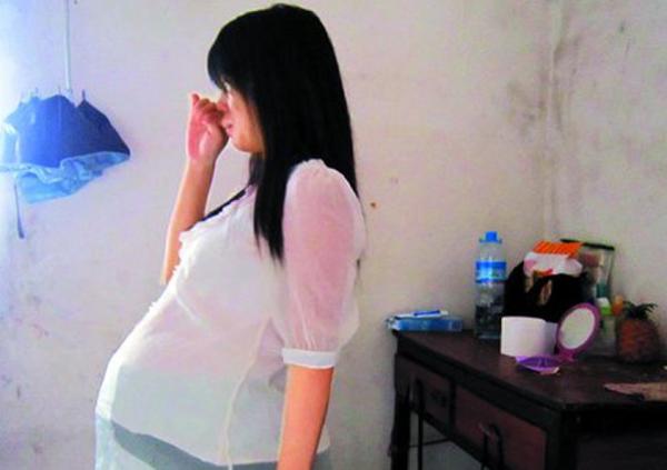 17岁少女恋上36岁已婚男临产男友消失已是三孩父亲